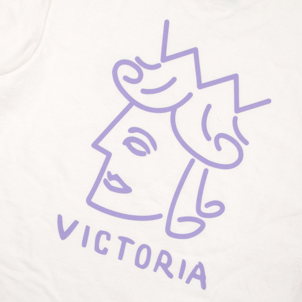 Victoria - Queenhead S/S Tee [WHITE/LAVENDER]