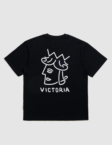 Victoria - Core Queenhead Logo S/S Tee [BLACK]